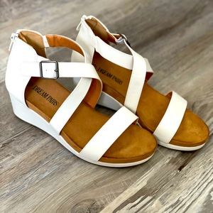 Dream Pairs Womens Nini 2 sandals-White sz 8.5